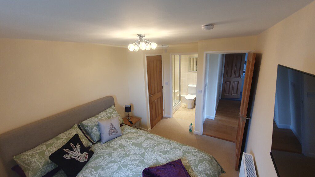 King bedroom with en-suite