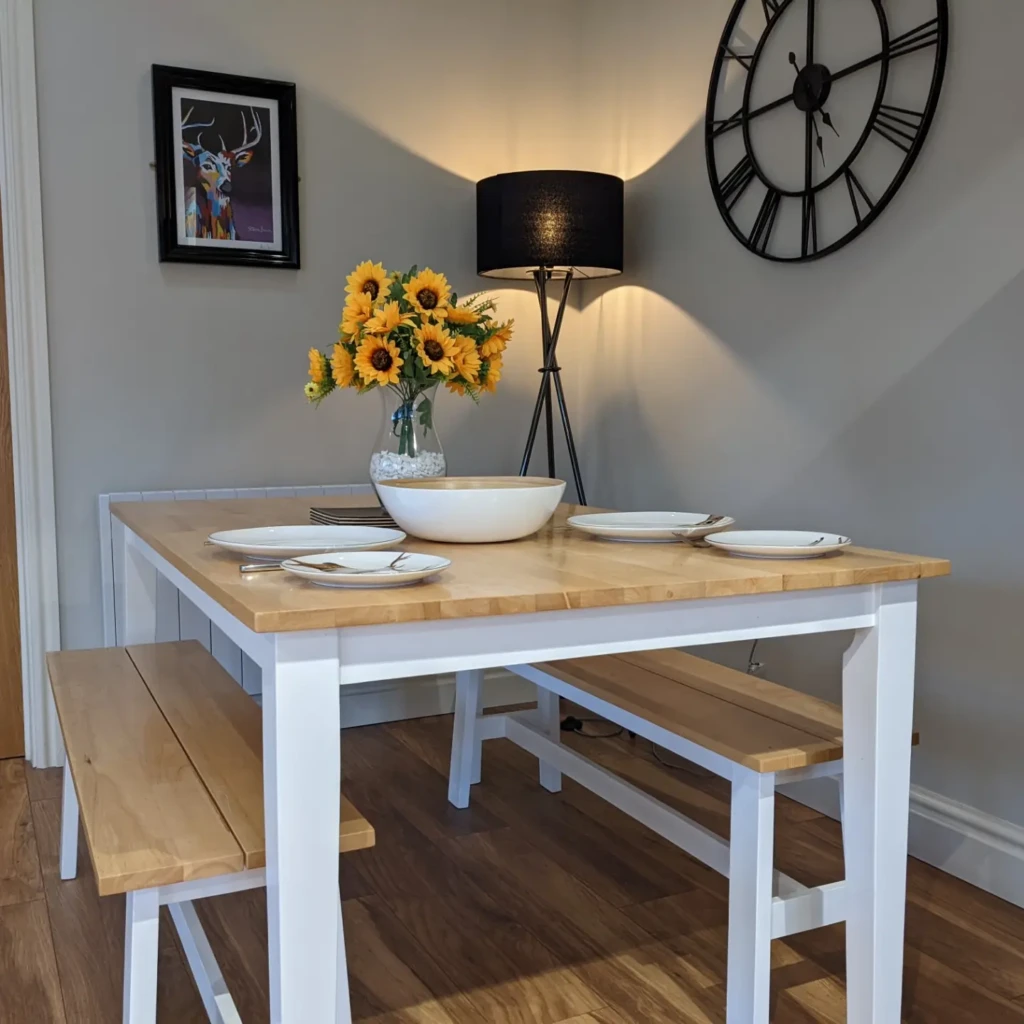 cosy dining nook